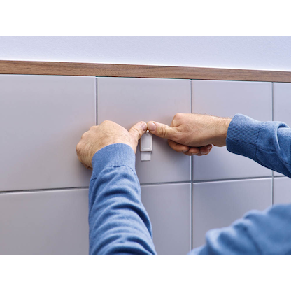 Artikelbild 6 für tesa Powerstrips Klebenägel für max. 2,0 kg, 2,4 x 4,5 cm, 2 St., Artikelnummer 398798