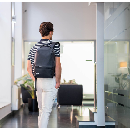 Artikelbild 6 für BESTLIFE Laptop-Rucksack ORION Kunststoff schwarz bis 35,8 cm (14,1 Zoll), Artikelnummer 586287