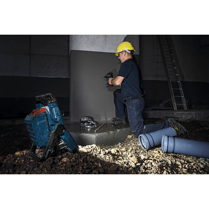 Artikelbild 2 für BOSCH Professional GLI 18V-2200 C LED Akku-Baustrahler blau, Artikelnummer 150811