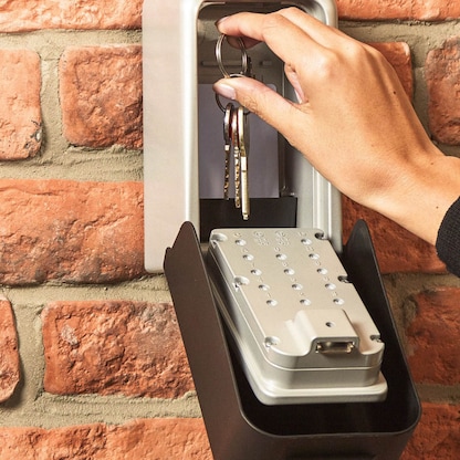 Artikelbild 8 für Master Lock® 5426EURD Schlüsseltresor silber, Zahlenschloss, 10,3 x 7,5 x 17,3 cm, 1 St., Artikelnummer 727624