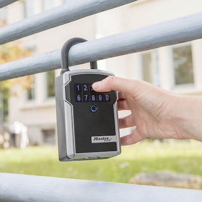 Artikelbild 10 für Master Lock® 5440EURD Schlüsseltresor silber, Zahlenschloss, 8,3 x 5,9 x 18,3 cm, 1 St., Artikelnummer 727653