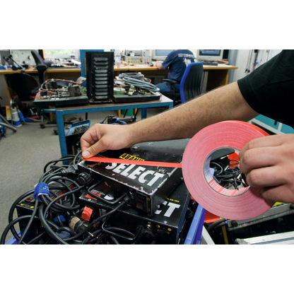 Artikelbild 2 für tesa extra Power® Perfect Gewebeband rot 38,0 mm x 50,0 m 1 Rolle, Artikelnummer 587253