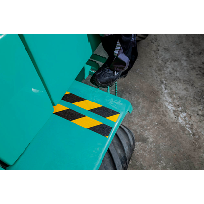 Artikelbild 4 für DURABLE Markierungsband DURALINE® GRIP+ gelb, schwarz 25,0 mm x 15,0 m, Artikelnummer 904332