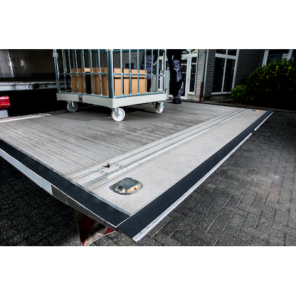 Artikelbild 5 für DURABLE Markierungsband DURALINE® GRIP+ schwarz 50,0 mm x 15,0 m, Artikelnummer 904314