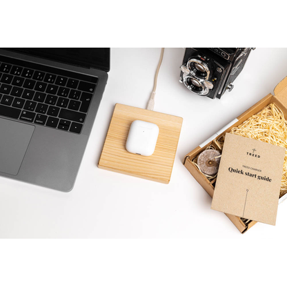 Artikelbild 3 für TREED Premium Holz Qi-Charger MagSafe Induktive Ladestation Esche, 15 Watt, Artikelnummer 236028