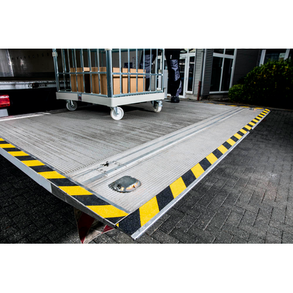 Artikelbild 5 für DURABLE Markierungsband DURALINE® GRIP+ gelb, schwarz 50,0 mm x 15,0 m, Artikelnummer 904324