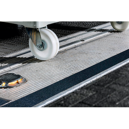 Artikelbild 7 für DURABLE Markierungsband DURALINE® GRIP+ schwarz 50,0 mm x 15,0 m, Artikelnummer 904314