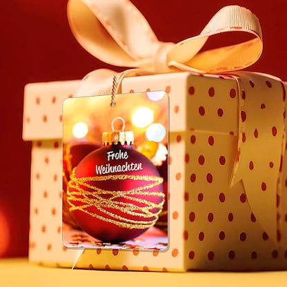 Artikelbild 2 für LUMA Geschenkanhänger mehrfarbig Frohe Weihnachten mit rote Kugel, 10 St., Artikelnummer 141339