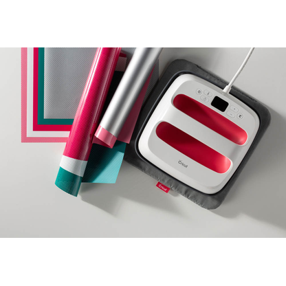 Artikelbild 2 für cricut™ EasyPress Wärmeschutzmatte für Transferpresse schützt Arbeitsoberflächen vor Hitze, leitet Feuchtigkeit ab 305 x 305 mm (12 x 12 Zoll) , 1 St., Artikelnummer 741763