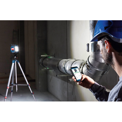 Artikelbild 2 für BOSCH Professional GLI 18V-1200 C LED Akku-Baustrahler blau, Artikelnummer 150282