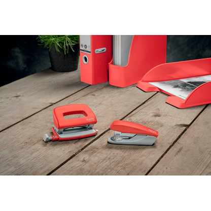 Artikelbild 2 für LEITZ Heftgerät NeXXt Recycle Mini rot, 1 St., Artikelnummer 118527