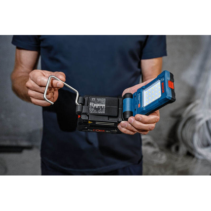 Artikelbild 2 für BOSCH Professional GLI 18V-800 LED Akku-Baustrahler blau, Artikelnummer 485823