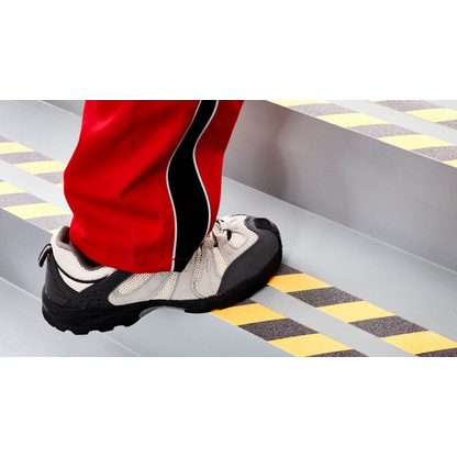 Artikelbild 10 für tesa Anti-Rutsch-Band gelb, schwarz 50,0 mm x 15,0 m, Artikelnummer 429072