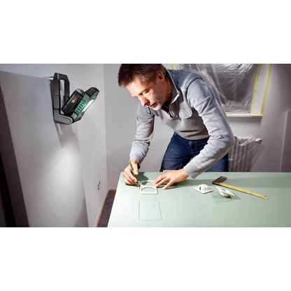 Artikelbild 3 für BOSCH Home & Garden UniversalWorkLight 18V-2100 LED Baustrahler grün, schwarz, Artikelnummer 467278