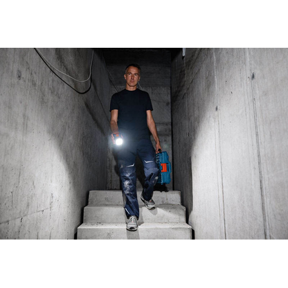 Artikelbild 4 für BOSCH Professional GLI 18V-800 LED Akku-Baustrahler blau, Artikelnummer 485823