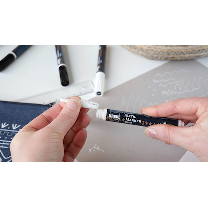 Artikelbild 3 für KREUL Black & White Stoffmalfarbe farbsortiert, 4 St., Artikelnummer 115299