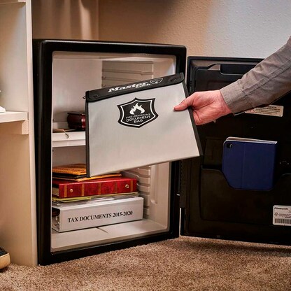 Artikelbild 4 für Master Lock® Dokumententasche DIN A4 schwarz silikonbeschichtet 2,8 cm, 1 St., Artikelnummer 810727