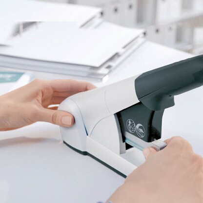 Artikelbild 4 für LEITZ Heftgerät 5551 grau, 1 St., Artikelnummer 437149