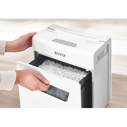 Artikelbild 8 für LEITZ IQ 3M Protect Premium Aktenvernichter mit Partikelschnitt P-5, 2 x 15 mm, bis 3 Blatt, weiß, Artikelnummer 436432