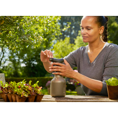 Artikelbild 8 für GARDENA Sprühflasche schwarz, grau, 1 St., Artikelnummer 923488